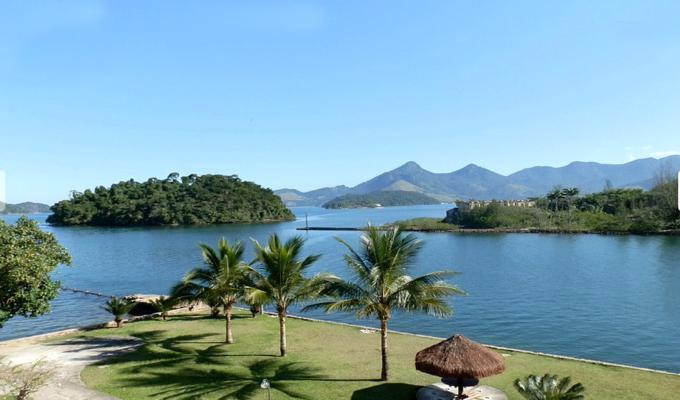 Bracuhy Beach-安格拉杜斯雷斯必去景点