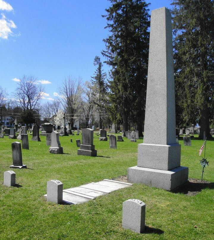 Kinderhook Cemetery景点图片