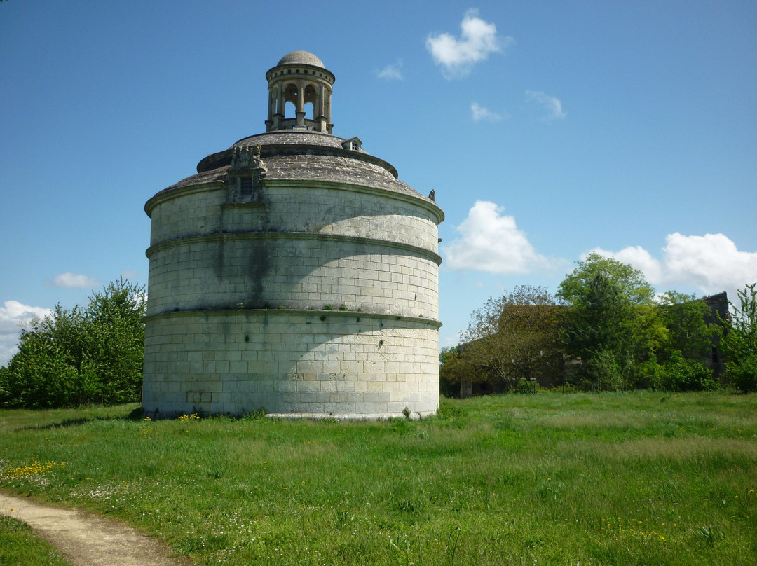 Pigeonnier de Montierneuf景点图片