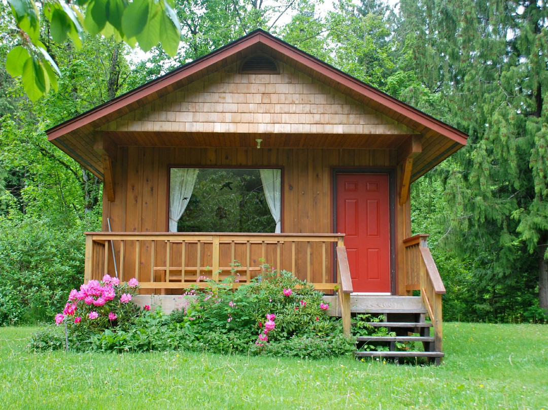 Anahim Lake酒店住宿-Nusatsum River Guest House