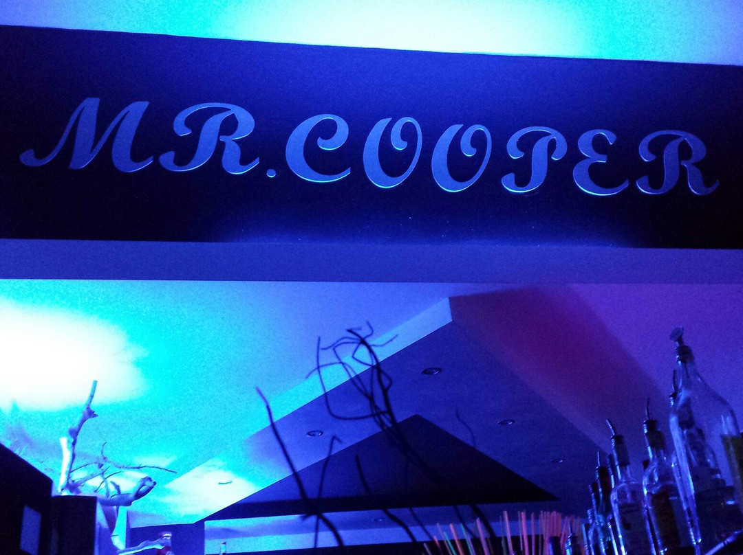 Varedo旅游景点-Mr. Cooper Caffe