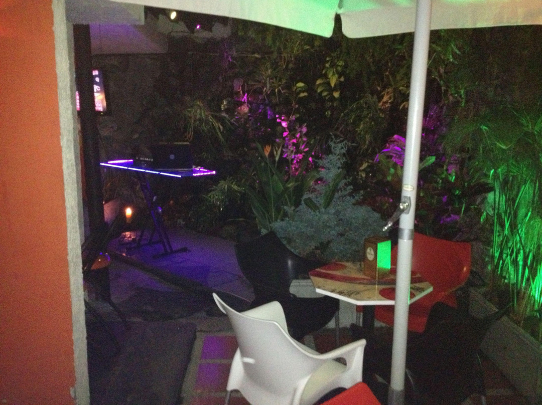 Live Cafe Bar-Buga必去景点