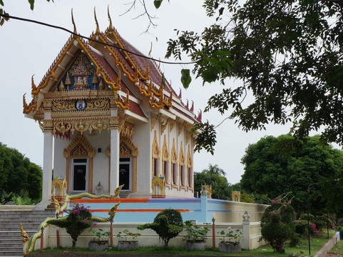 肉身舍利寺-苏梅岛必去景点