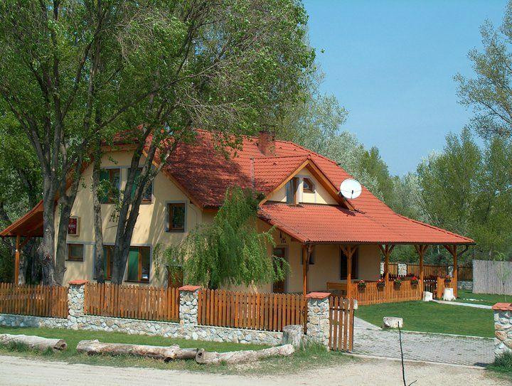 Apáli Restaurant & Pension