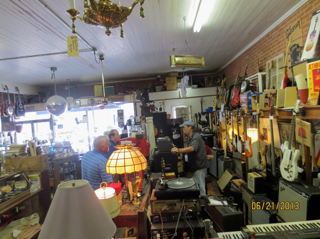 Breaux Bridge Antique Mall景点图片