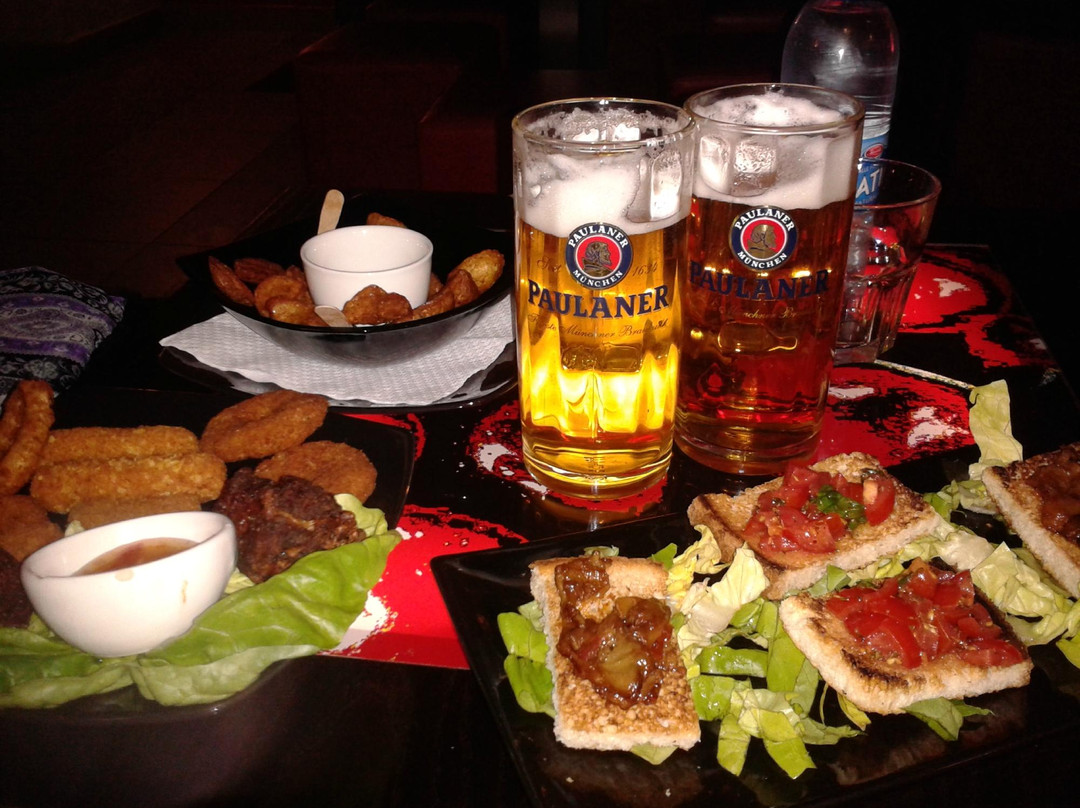 Cherry Light Lounge Pub