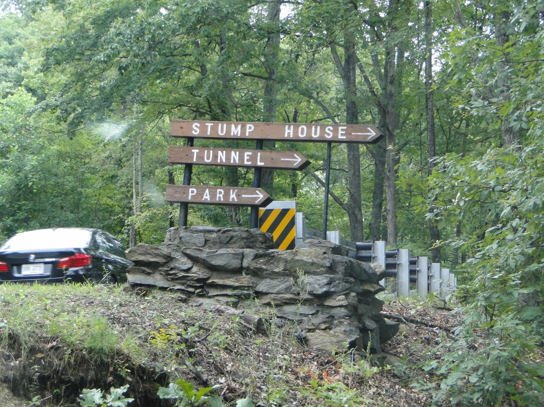 Stumphouse Mountain Tunnel景点图片
