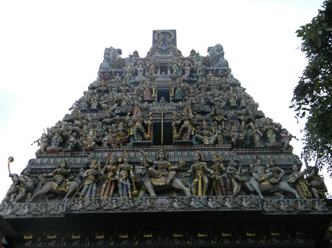 斯里-维拉玛卡里雅曼兴都庙-新加坡必去景点