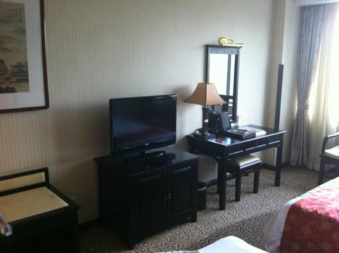 骄城山饭店主图