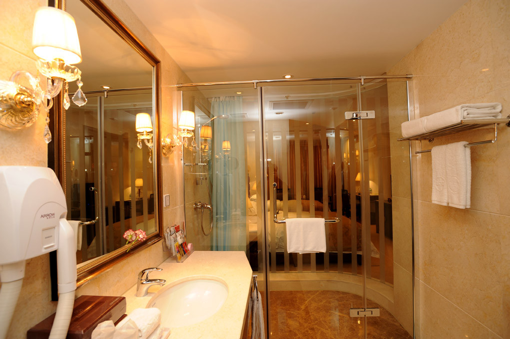 万通源大酒店主图