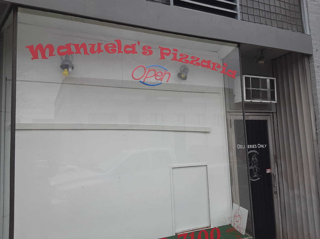 Nellie's on the Corner - Pizza & Wings