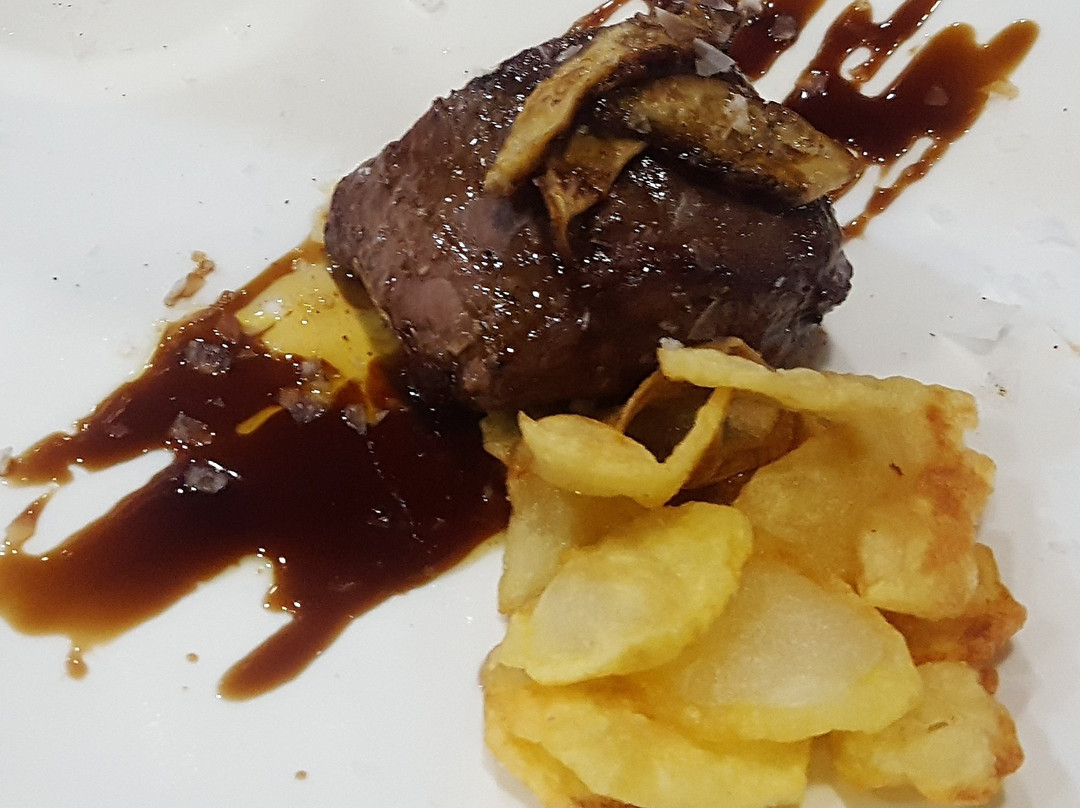 Laderas del Campillo餐馆和美食-Los Fogones De Miguel