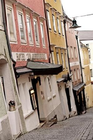 葛姆登酒店住宿-Hotel Goldener Brunnen