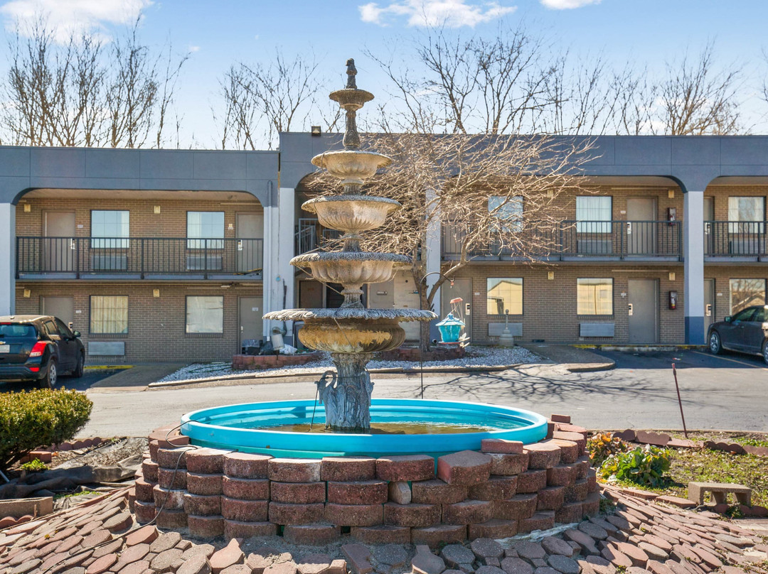 Hotel O Columbia Downtown near I-65