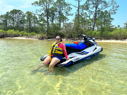 Luther's Pontoon, Waverunner, & Kayak Rentals-德斯廷必去景点