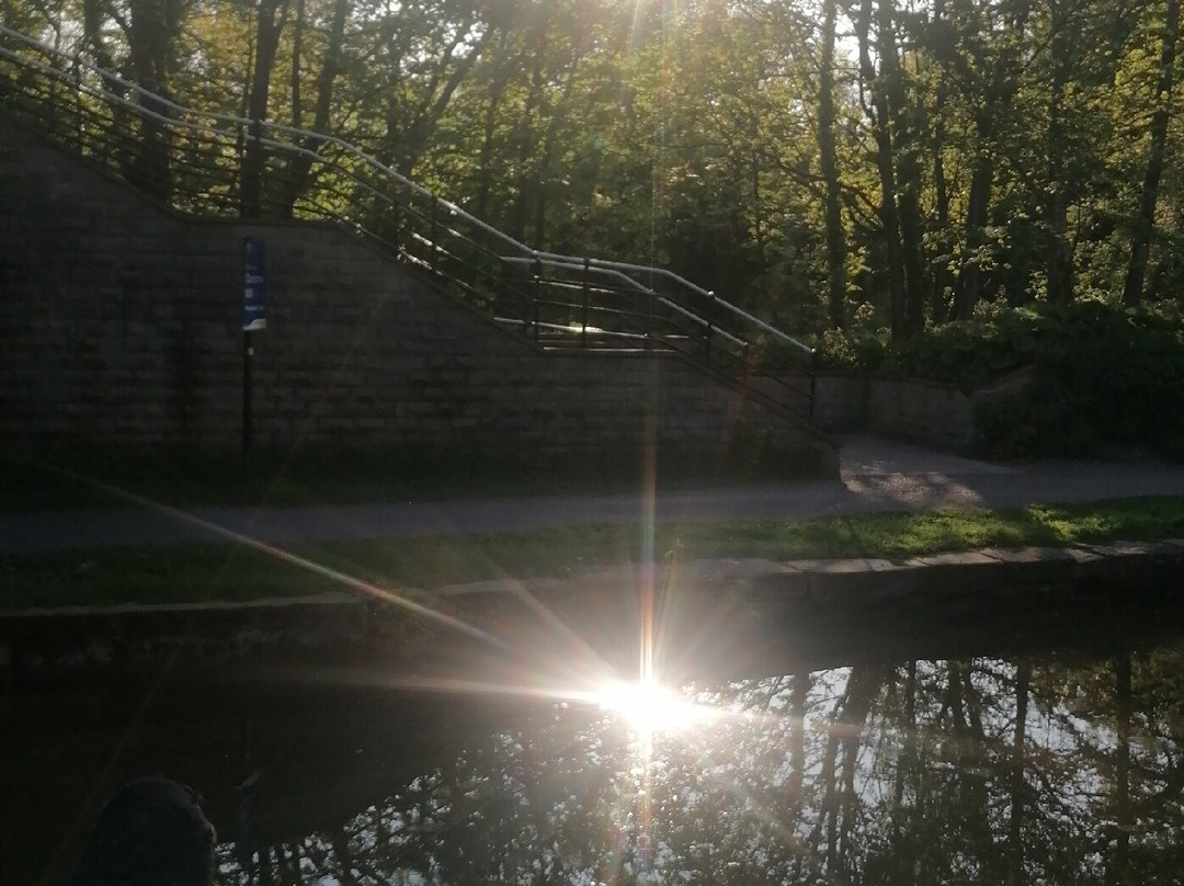 Clarence Mill & Adelphi Mill Canalside-Bollington必去景点