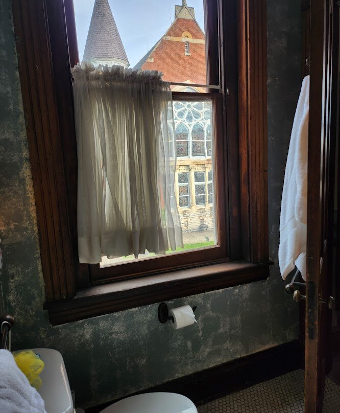 Moon River Bed & Breakfast主图