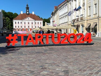 Tartu Town Hall Square景点图片