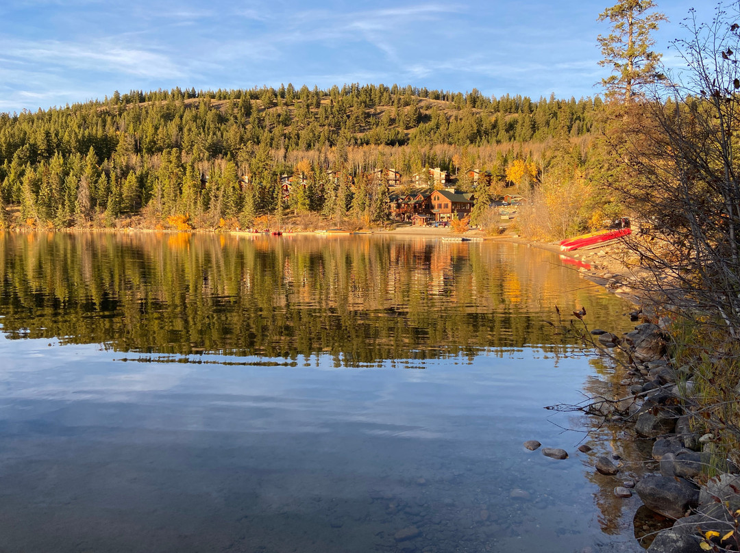 金字塔湖度假酒店主图