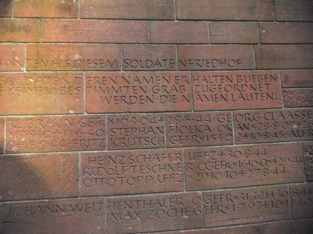 Deutscher Soldatenfriedhof-博韦必去景点