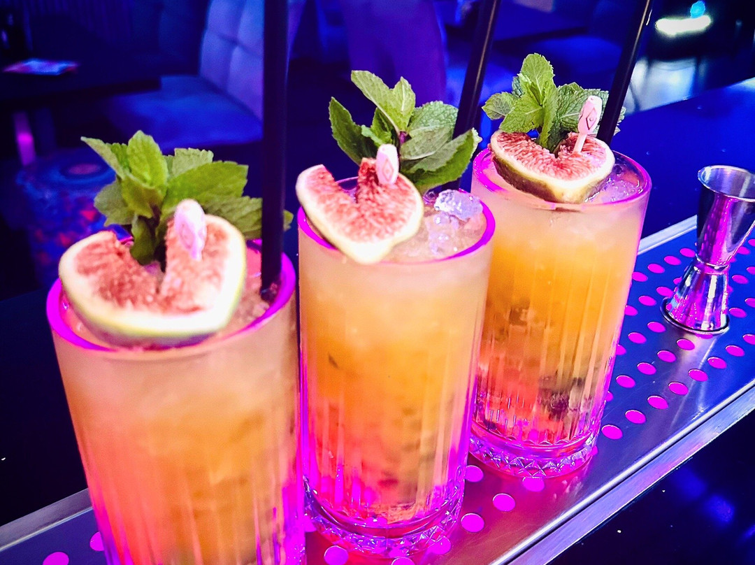 Nay's Cocktailbar