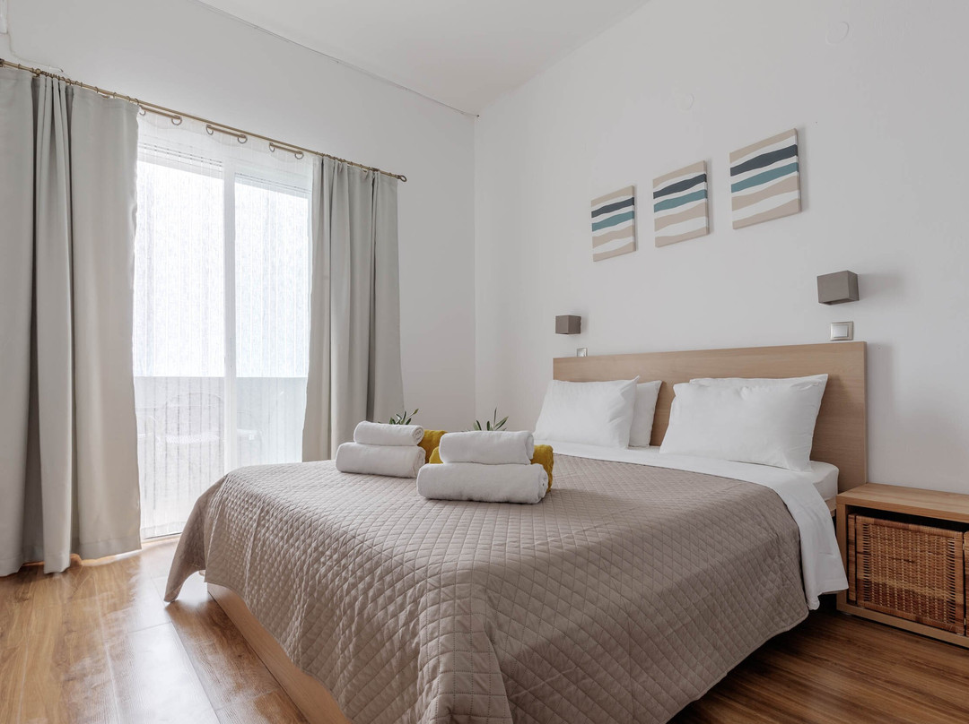 Oceanis Apartments主图