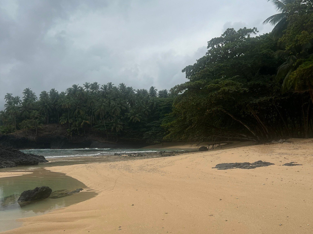 Praia Piscina景点图片
