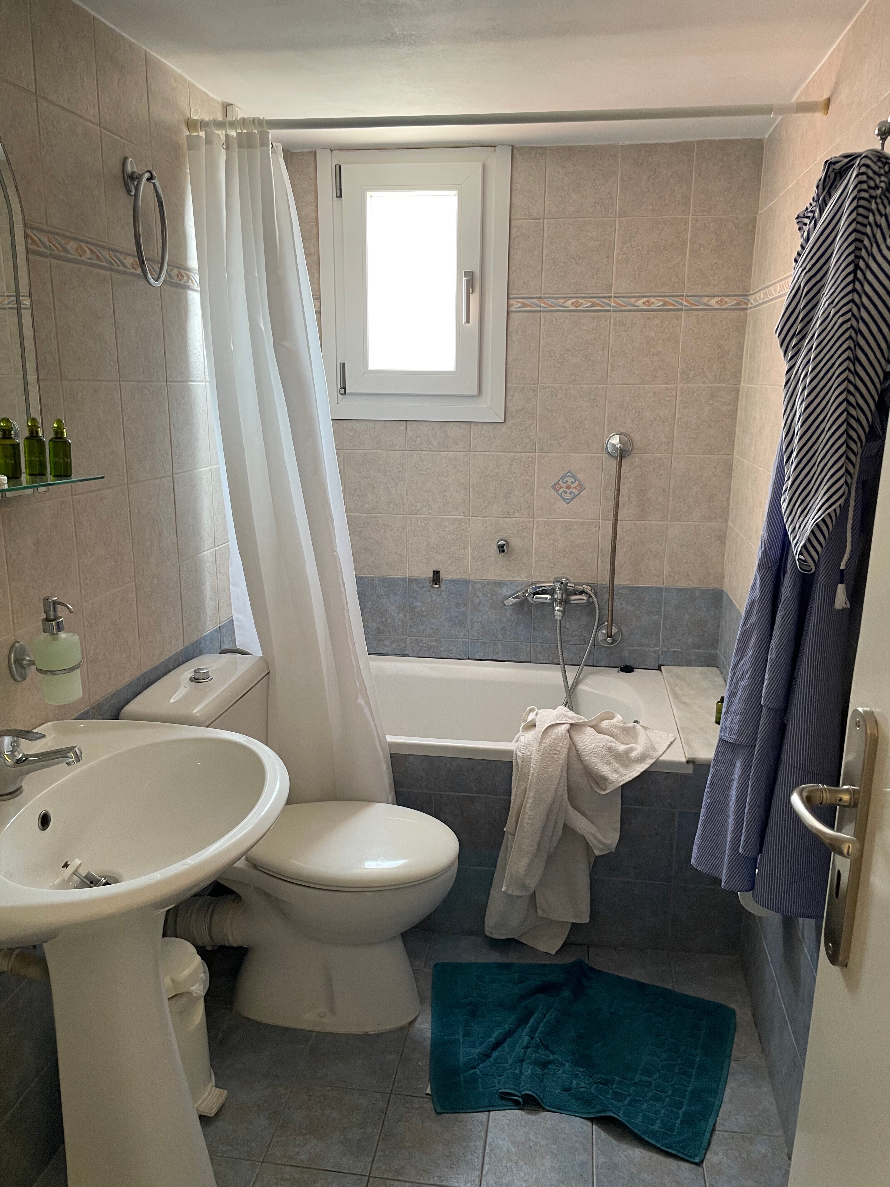 Tinos Resort Hotel-浴室