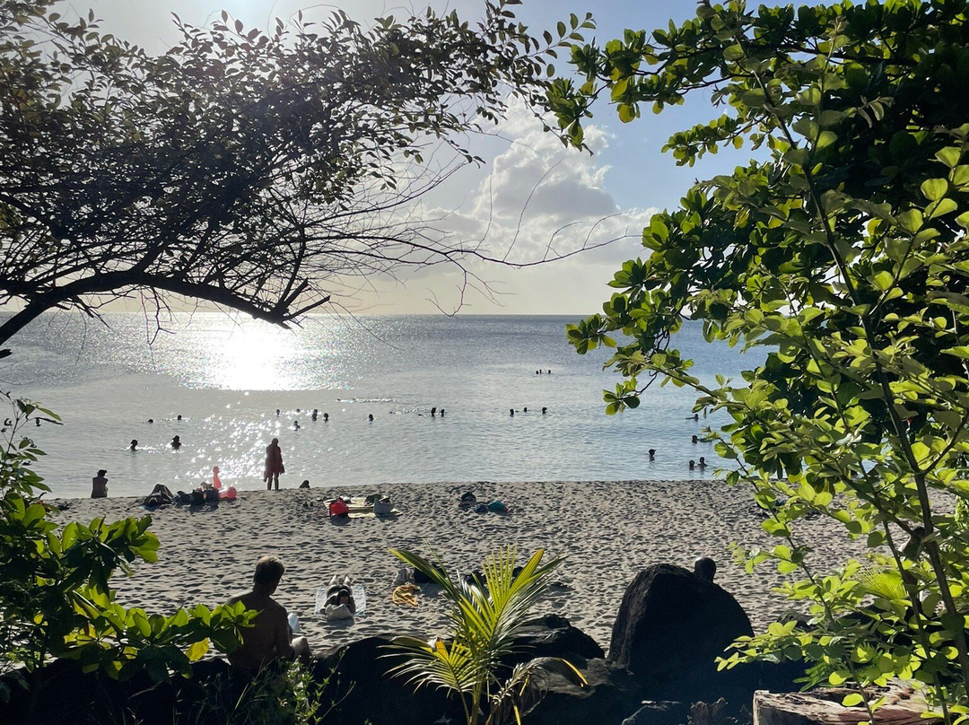 Plage Leroux-Deshaies必去景点