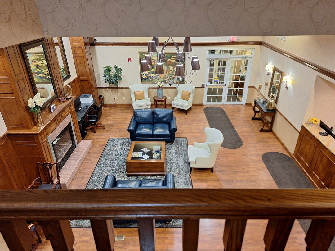 D. Hotel Suites and Spa主图