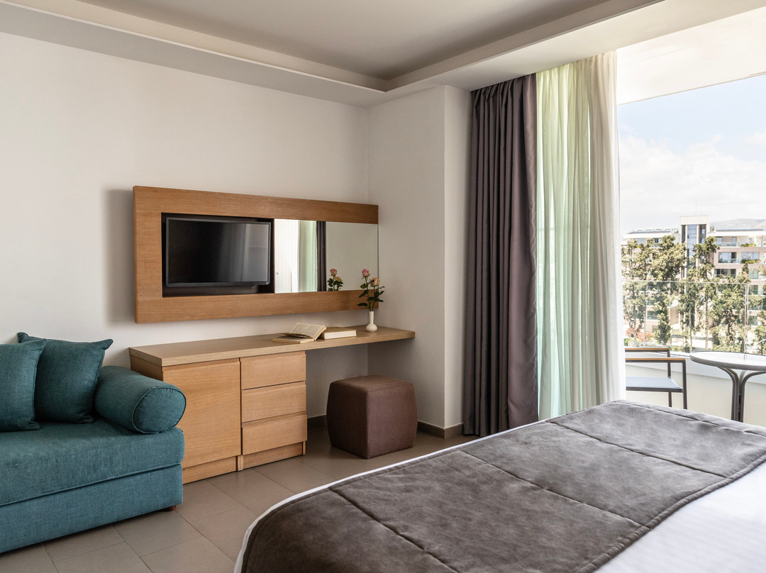 Royal Apollonia主图