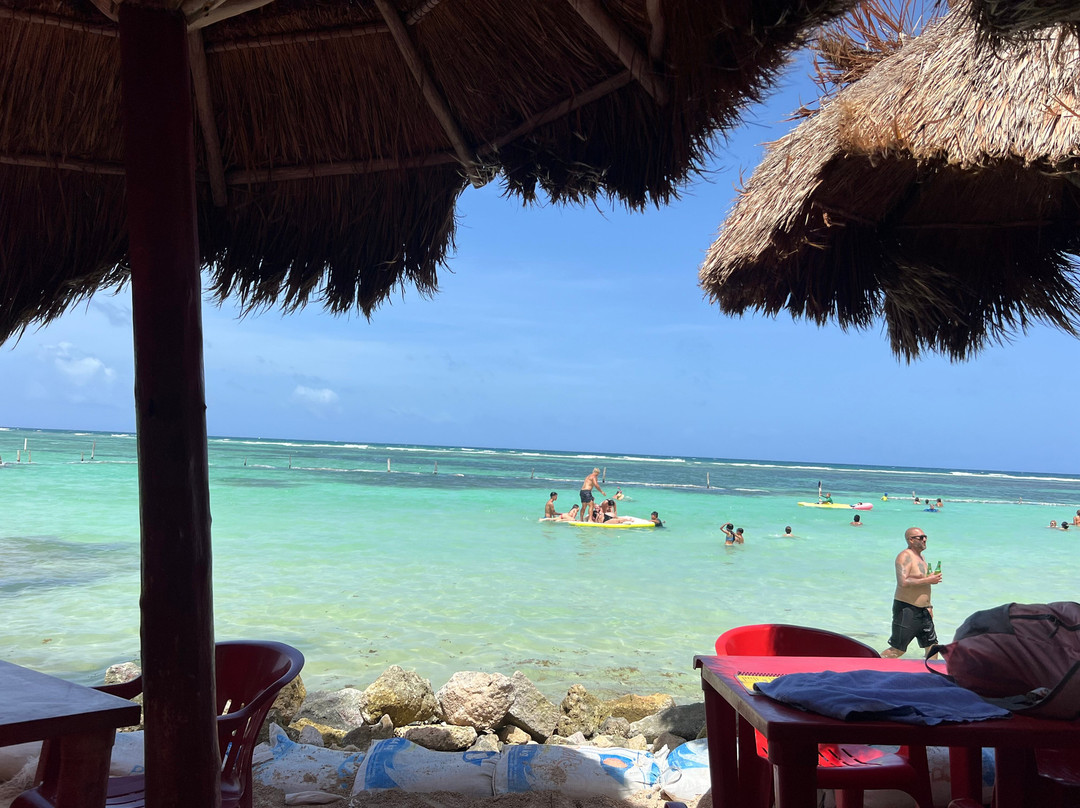 Mayahual Red Shirts Golf Carts-Mahahual必去景点