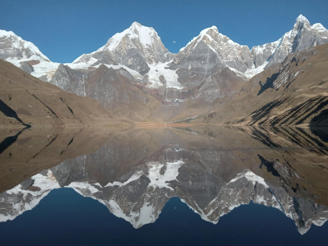 Taulliraju Expeditions-瓦拉斯必去景点