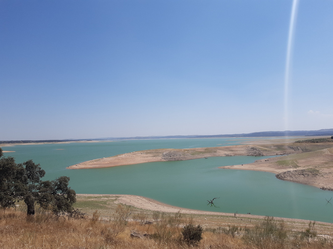 Embalse de Valdecanas景点图片