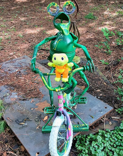 Paul Bobrowitz Spectacular Sculpture-Colgate必去景点