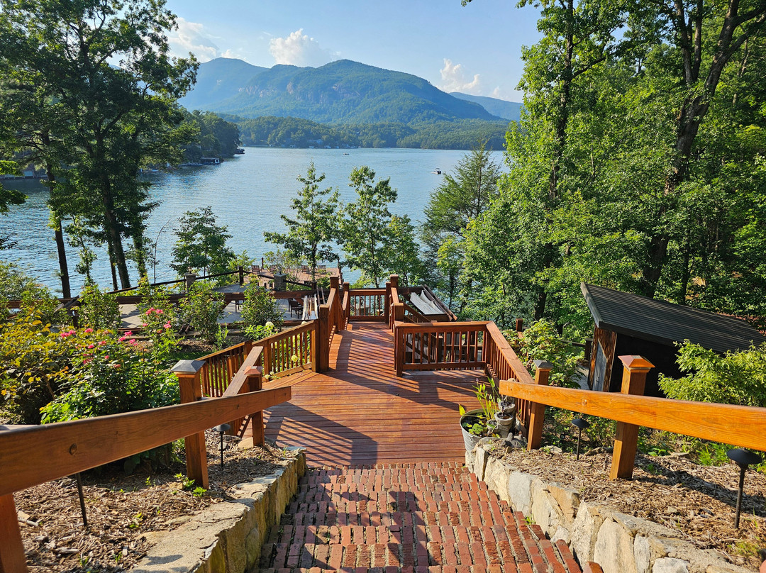 The Lodge on Lake Lure主图