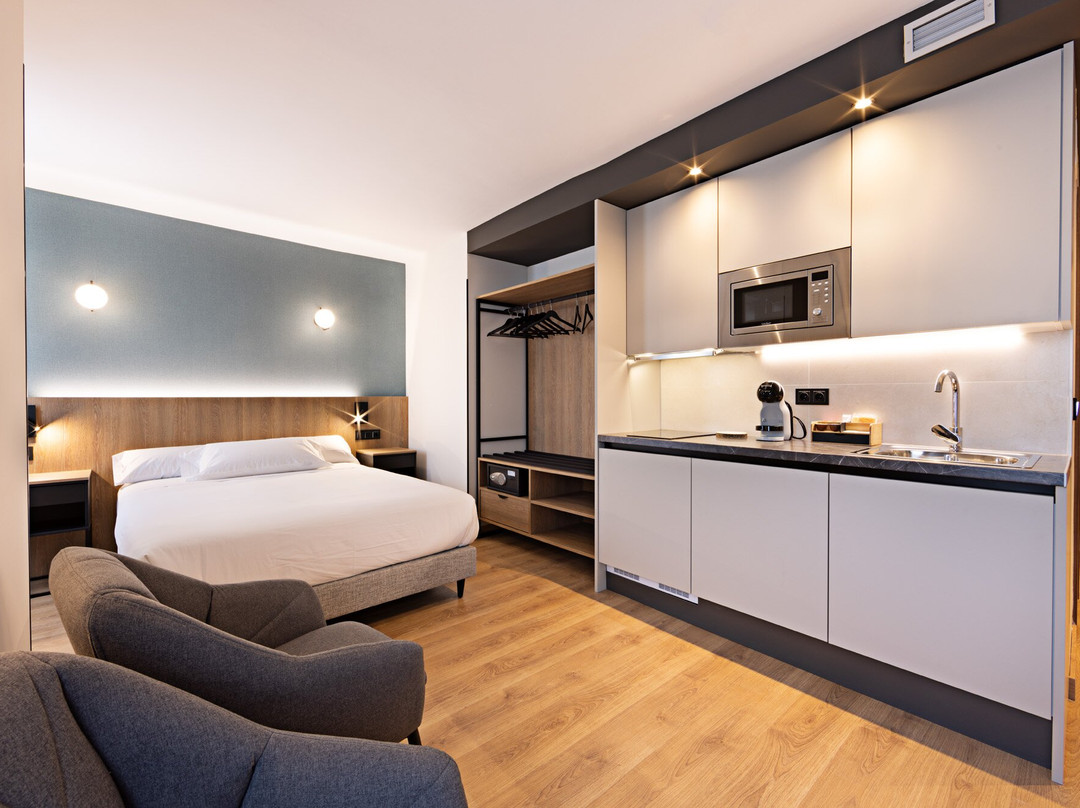 Apartamentos Colón 27主图