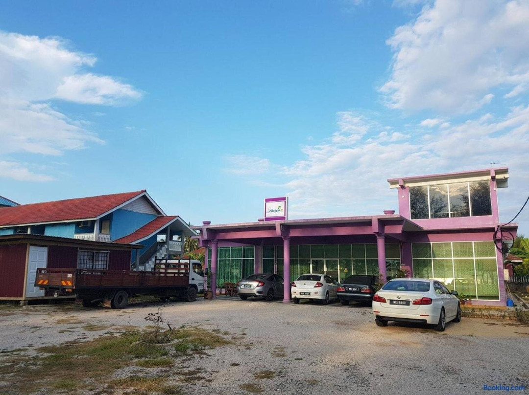 Homestay Tamim Seaview Hotel Paka