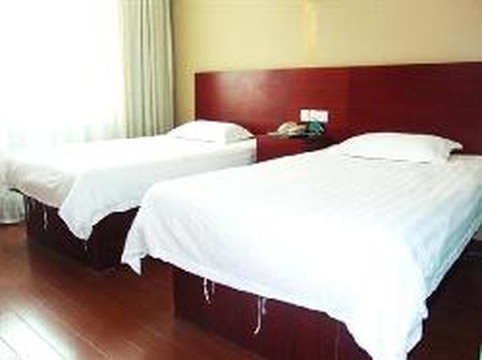 格林豪泰(天津天泰路地铁站天津之眼店)主图