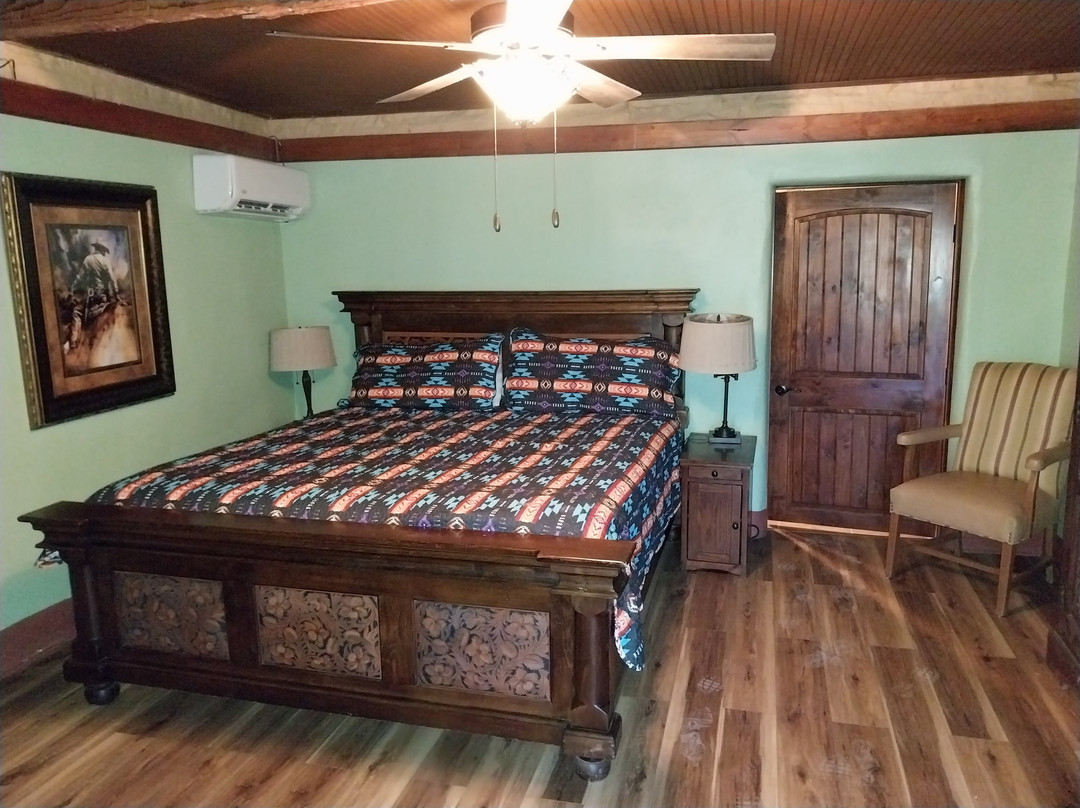 Big Bend Holiday Hotel主图