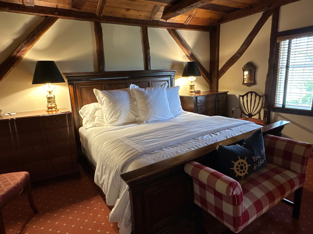 The 1708 House主图