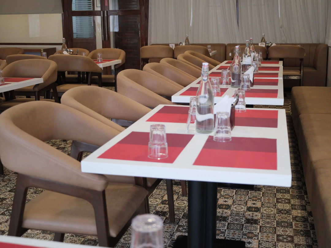 Sapphire Hotel主图