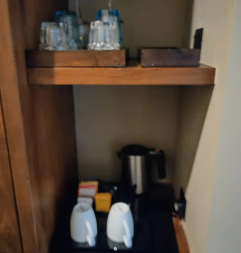 杰特威湖酒店主图