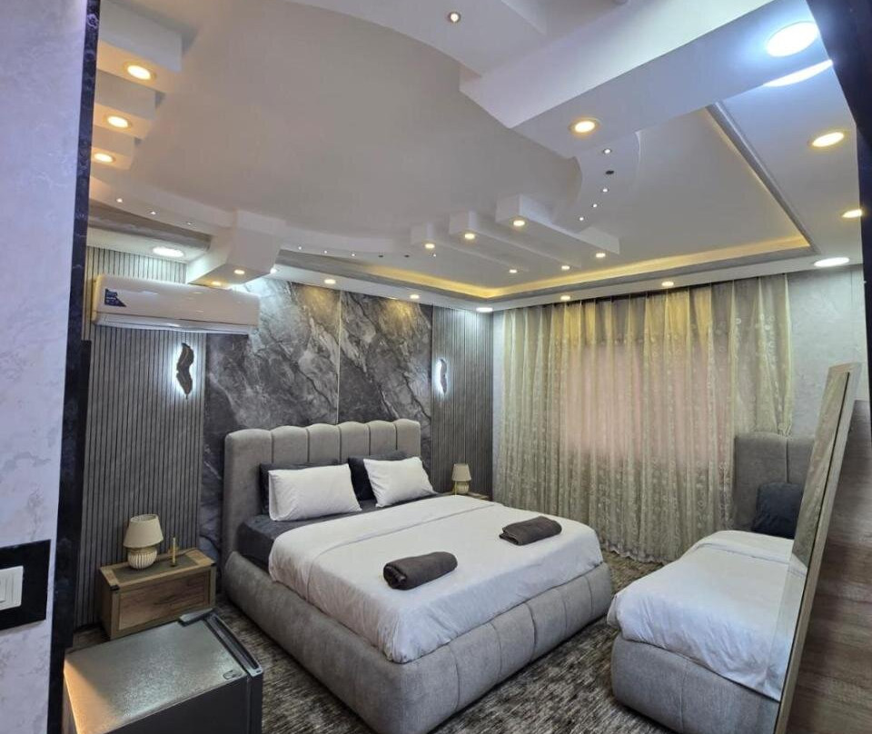 Hadrian's Arch主图