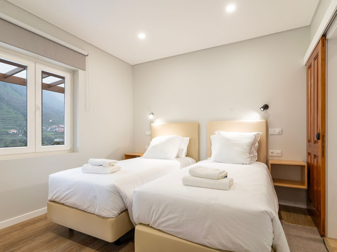 Madeira Surf Lodge主图