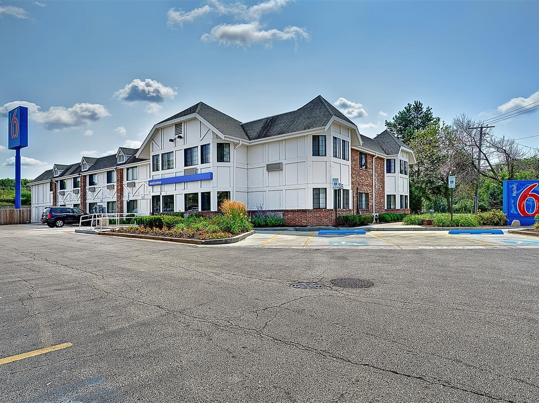 Motel 6 Chicago North- Glenview