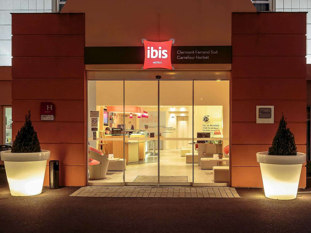 Ibis Sud Carrefour Herbet Hotel