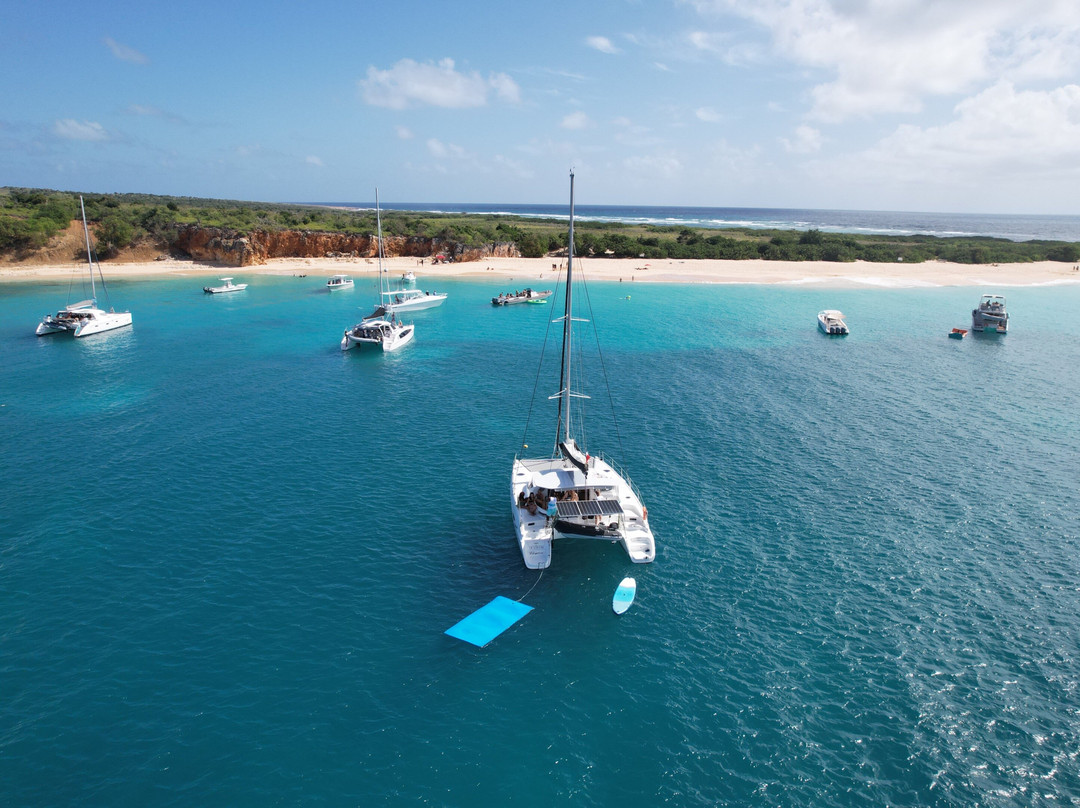 RESPIRE SXM - Private - Boat Charter景点图片