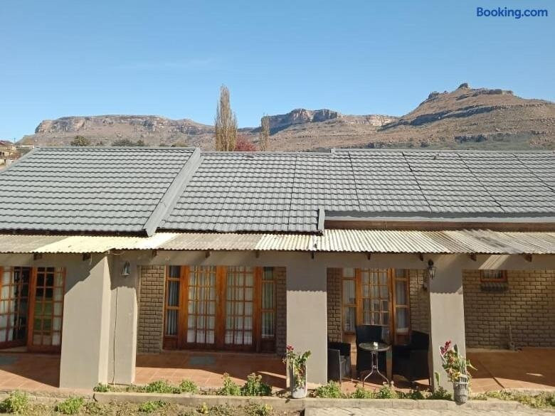 Lapaleholo Guest House