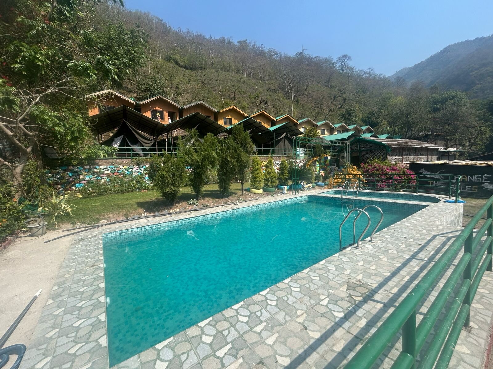 Cradle Of Life Camp By La Foret-泳池
